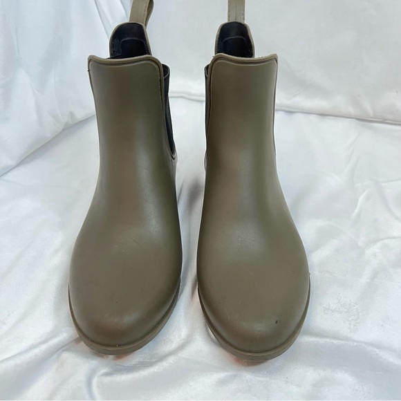 J. CREW Chelsea Matte Olive Green Rain Low Ankle Boots - Picture 2 of 7